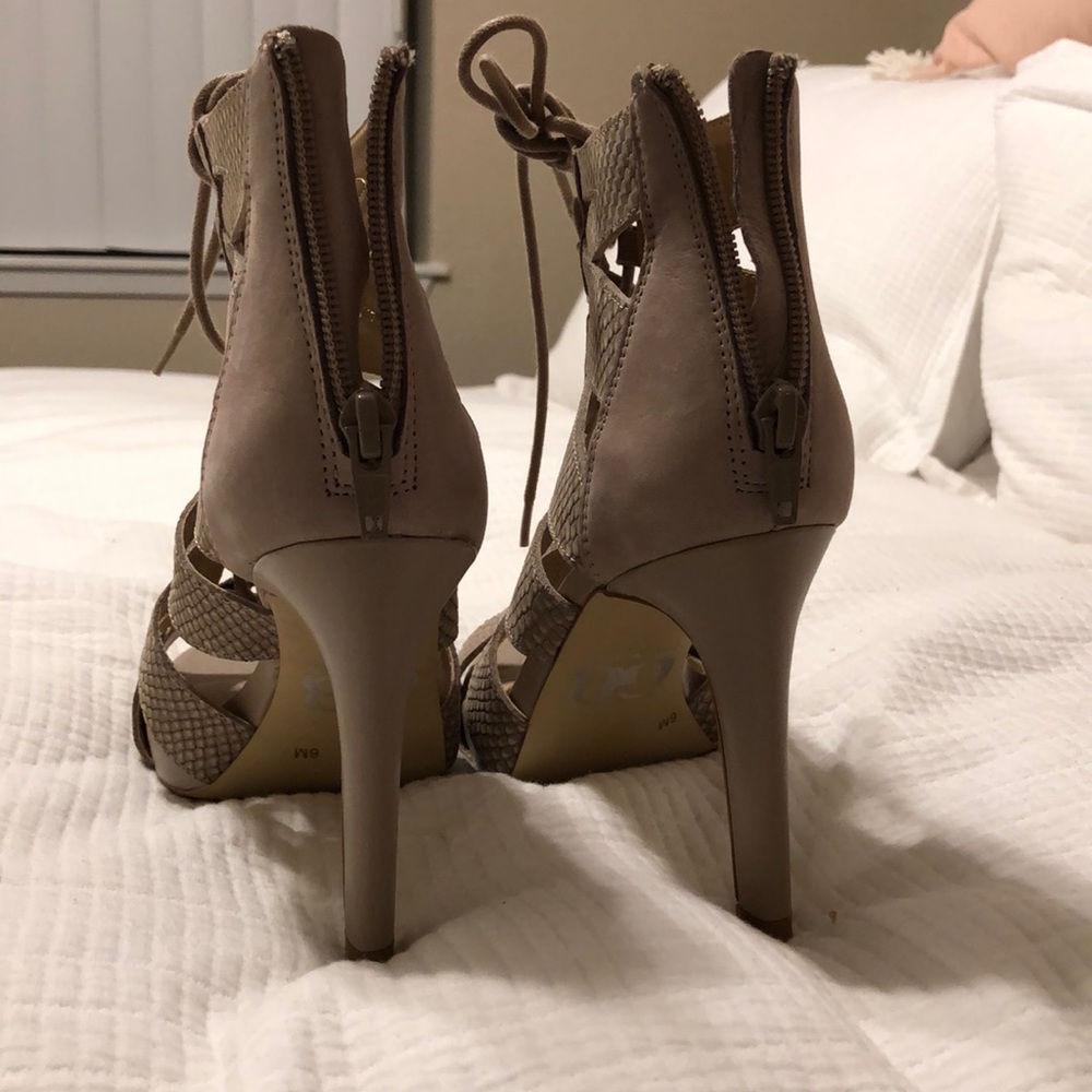 Shoes - Picture 4 of 4